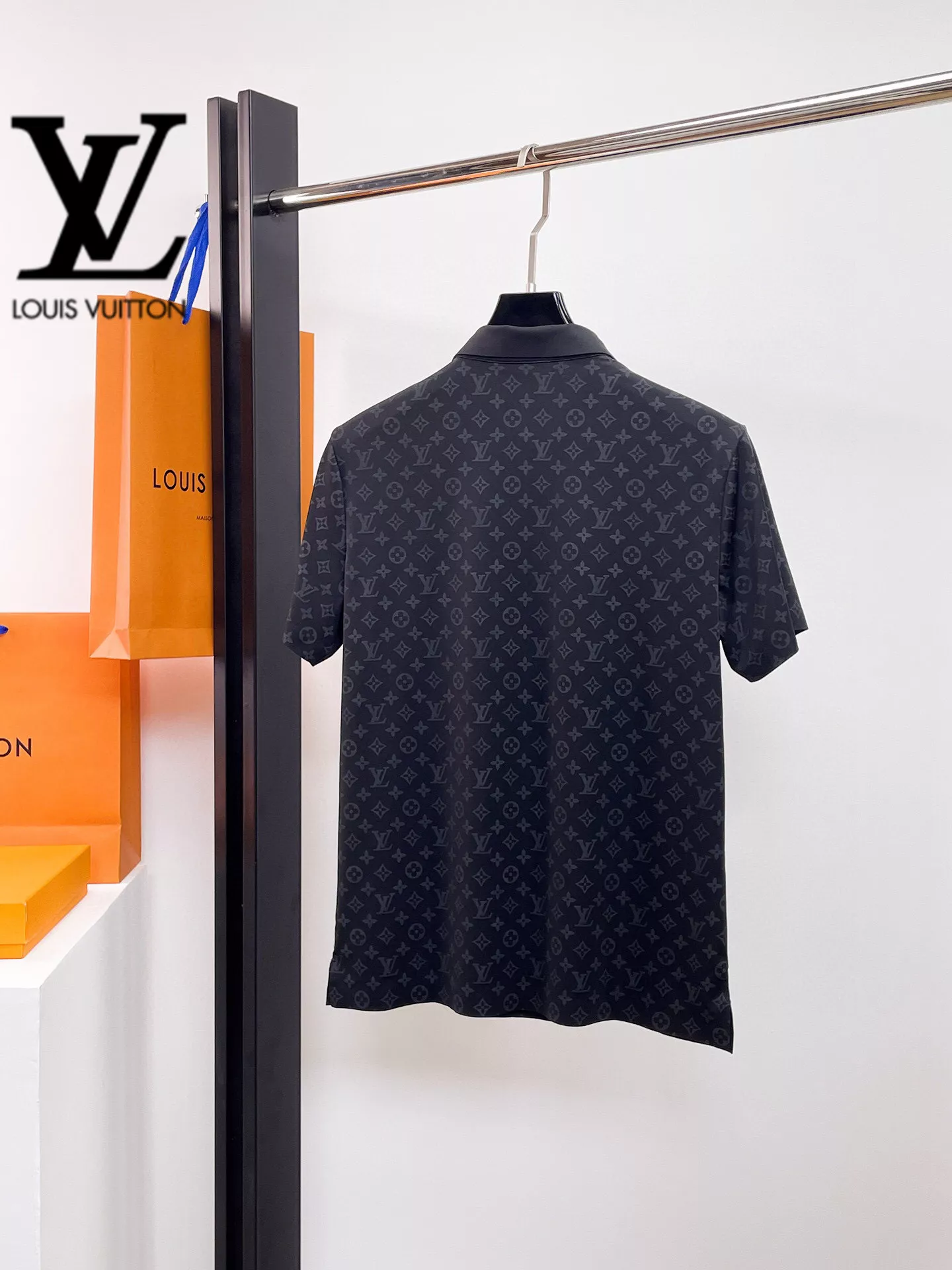 Unique 2732 Louis Vuitton LV T-Shirts Short Sleeved For Men