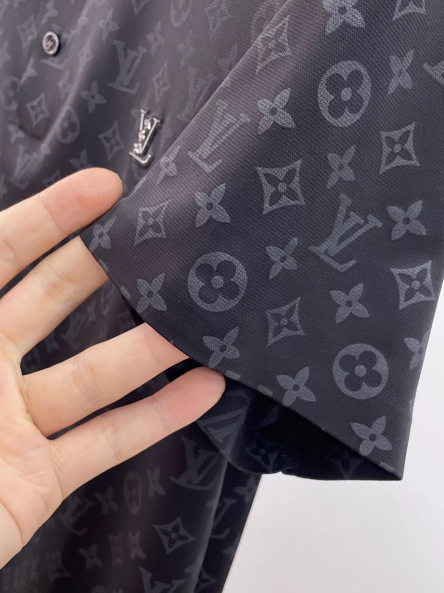 Unique 2732 Louis Vuitton LV T-Shirts Short Sleeved For Men