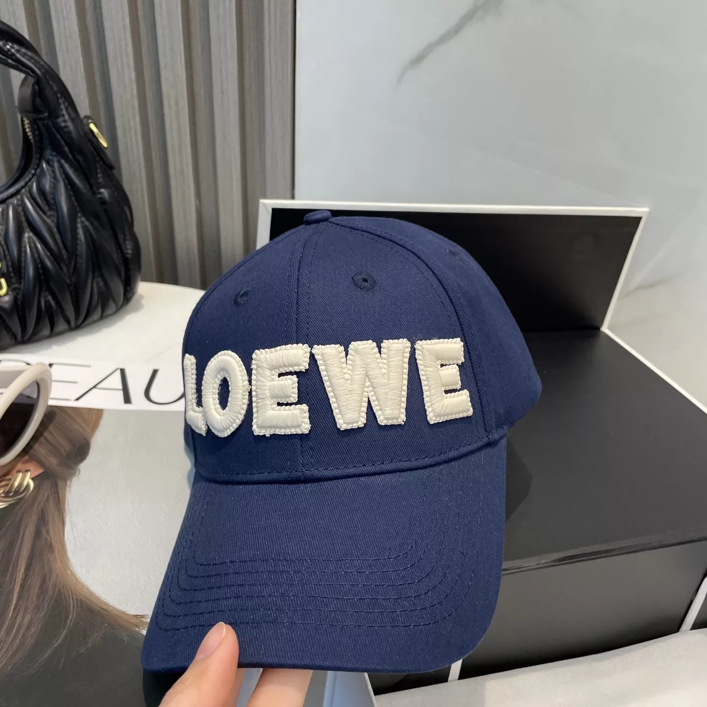 Unique 2814 LOEWE Caps