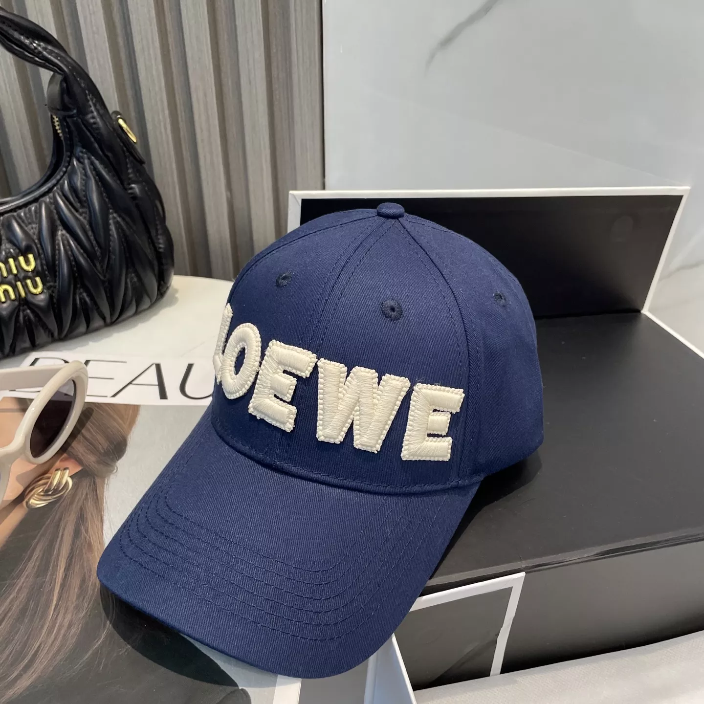 Unique 2814 LOEWE Caps