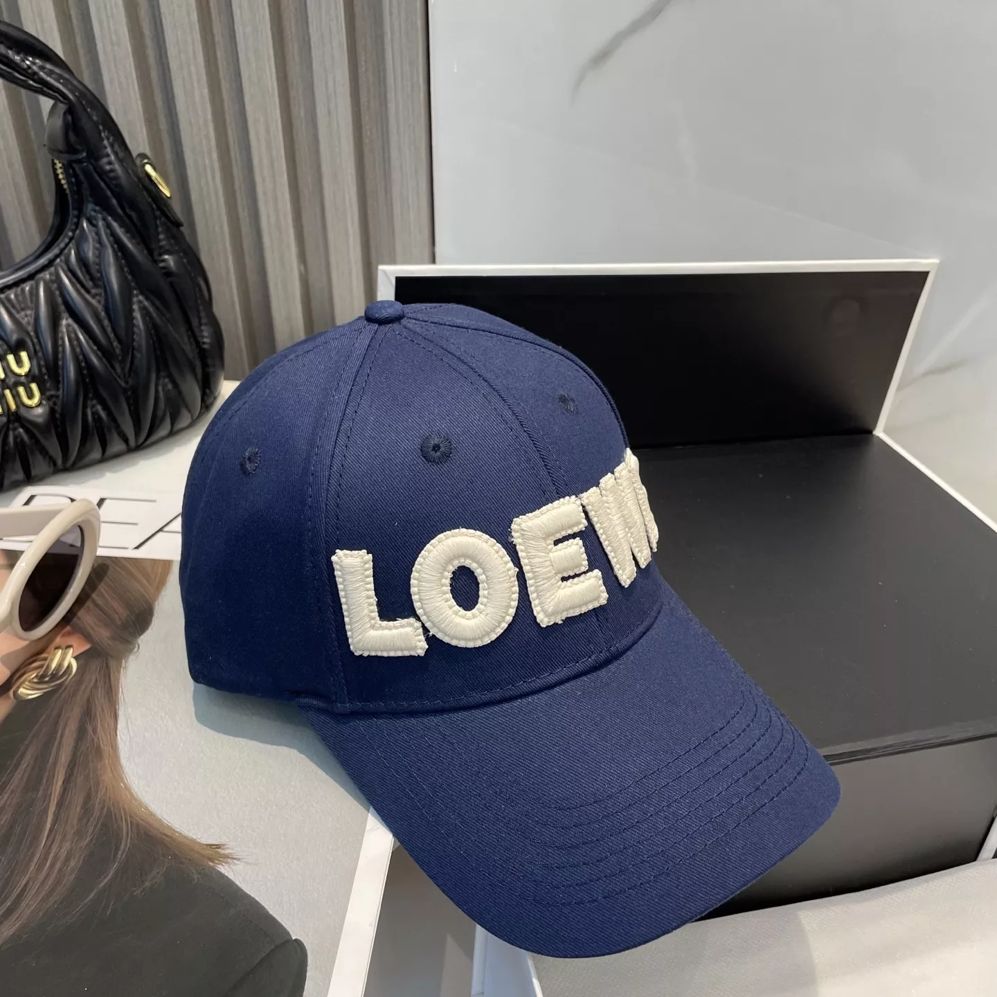 Unique 2814 LOEWE Caps