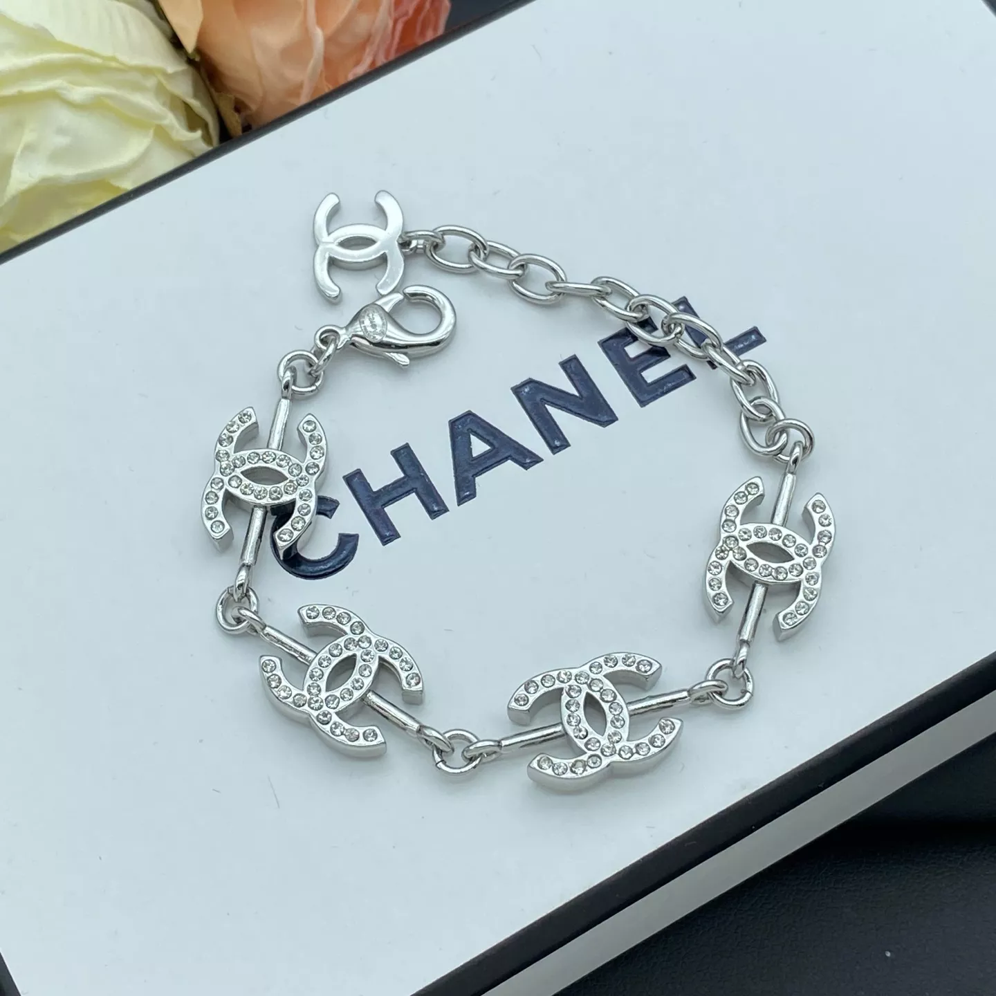 Unique 2894 Chanel Bracelets