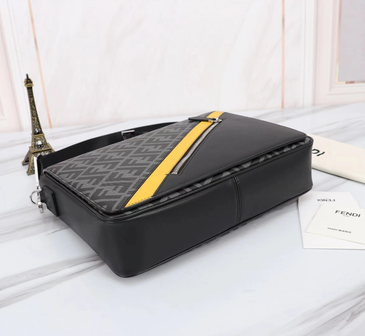 Unique 2976 Fendi AAA Man Messenger Bags