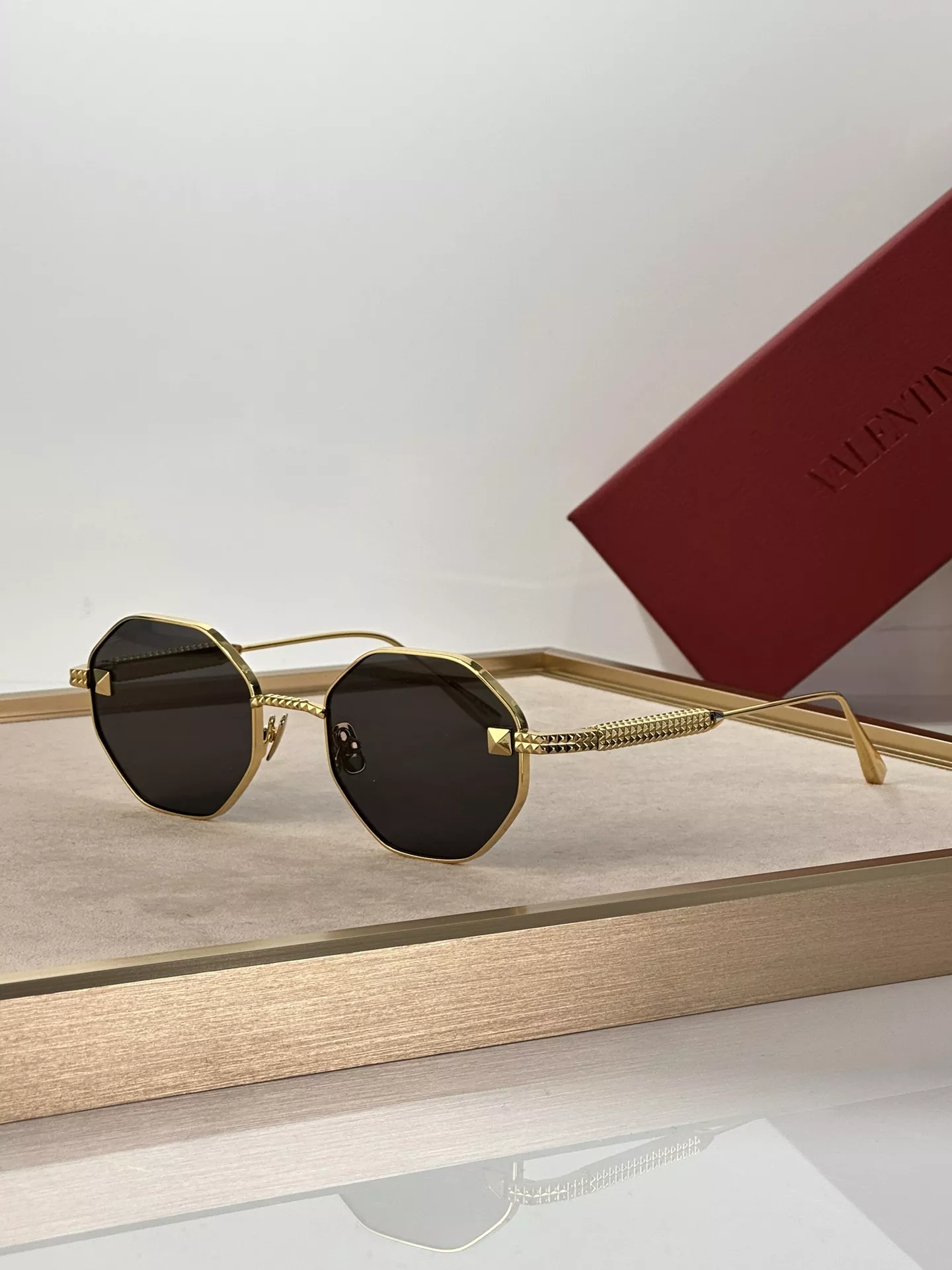 Unique 3067 Valentino AAA Quality Sunglasses