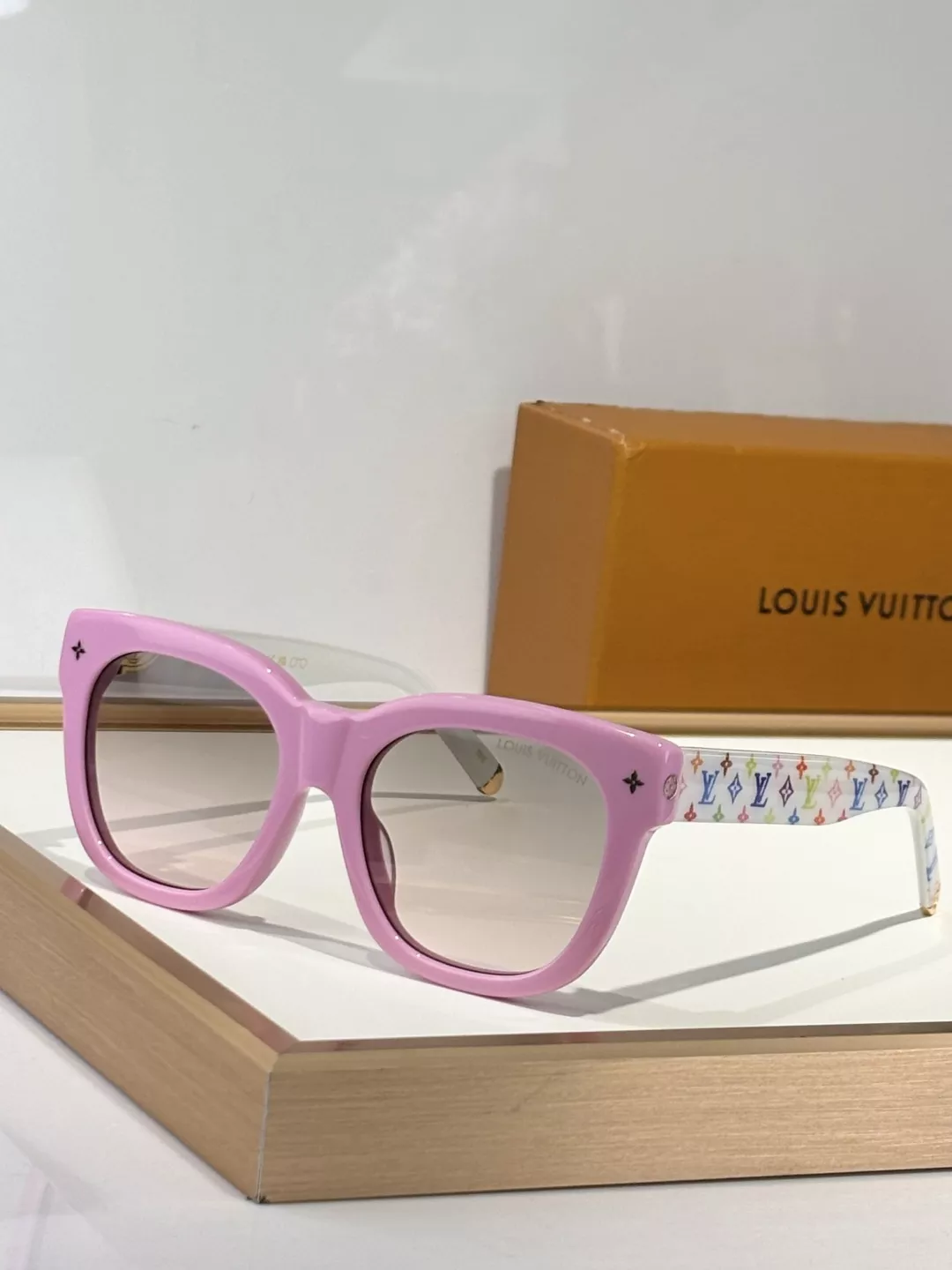 Unique 3129 Louis Vuitton AAA Quality Sunglasses