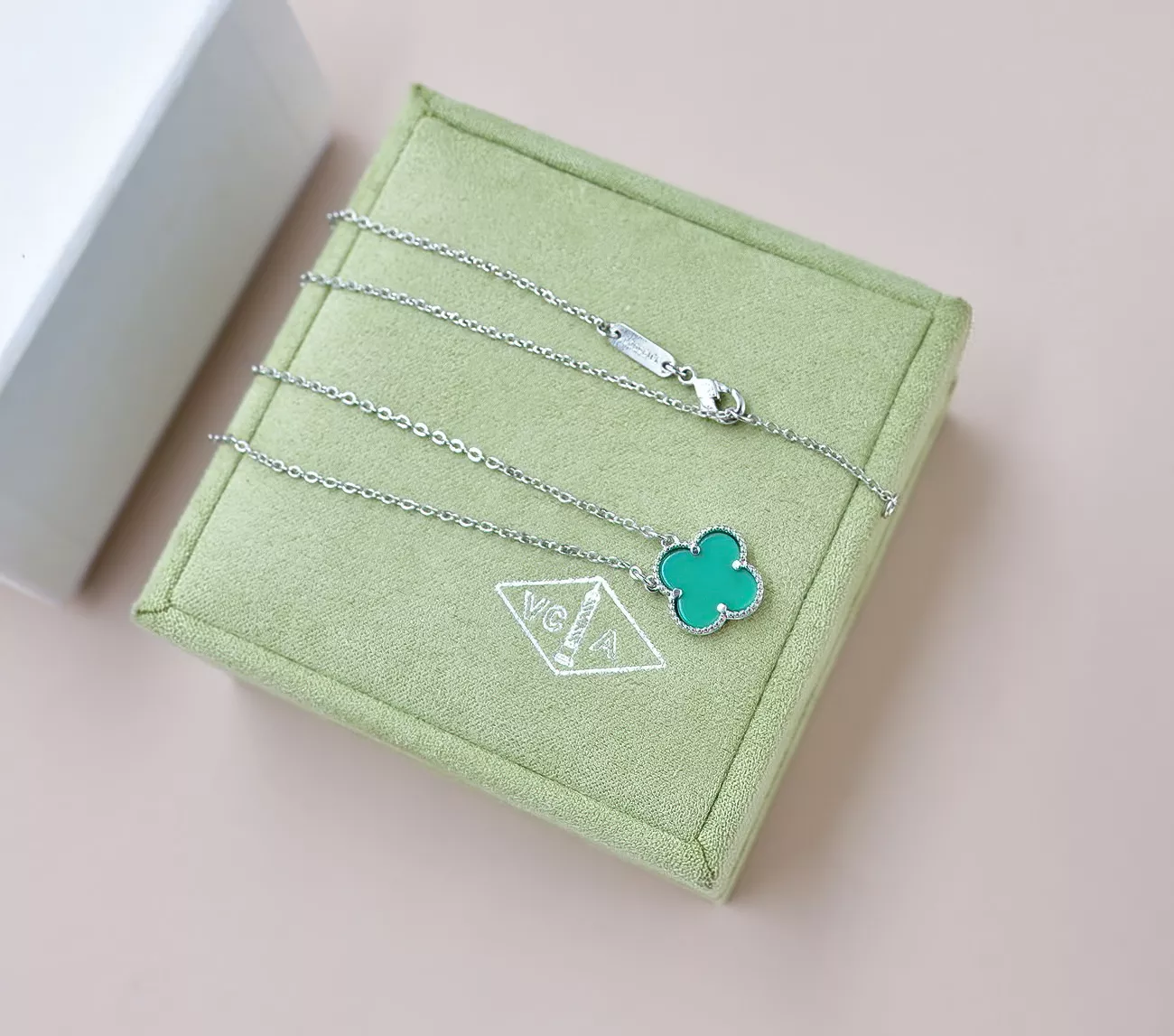 Unique 3219 Van Cleef & Arpels Necklaces For Women