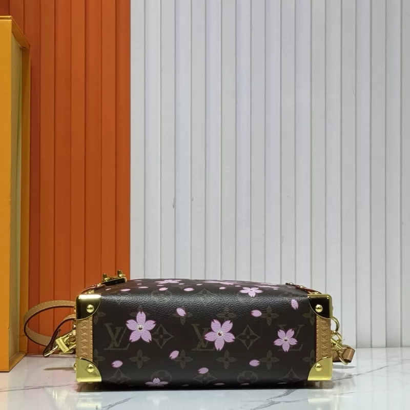 Unique 3291 Louis Vuitton AAA Quality Messenger Bags For Women