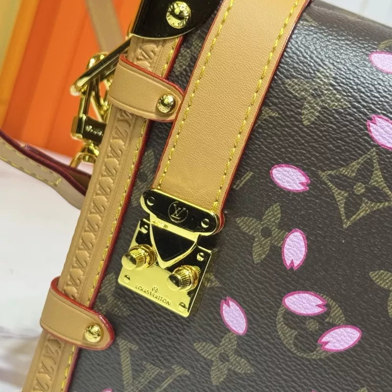 Unique 3291 Louis Vuitton AAA Quality Messenger Bags For Women