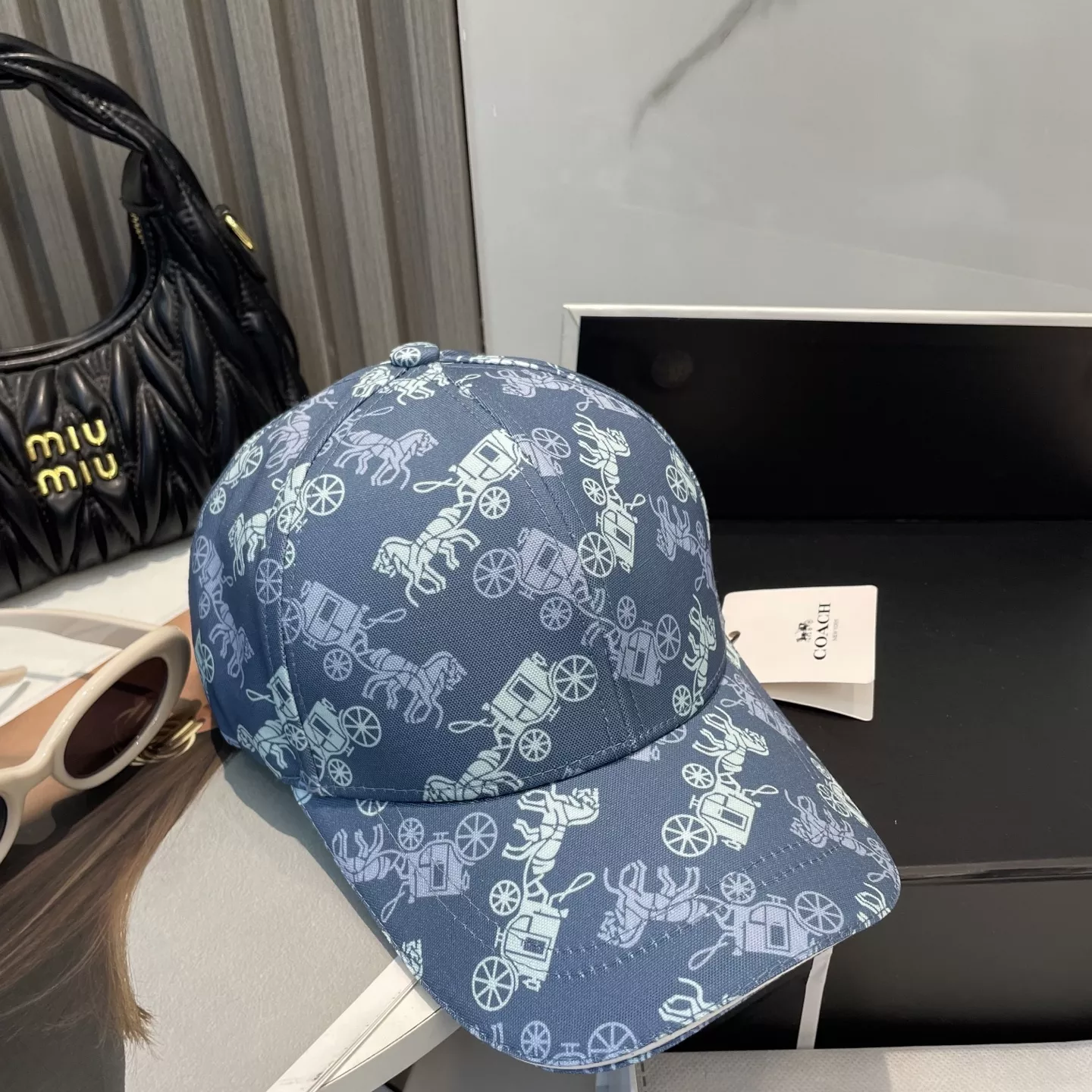 Unique 3589 Coach Caps