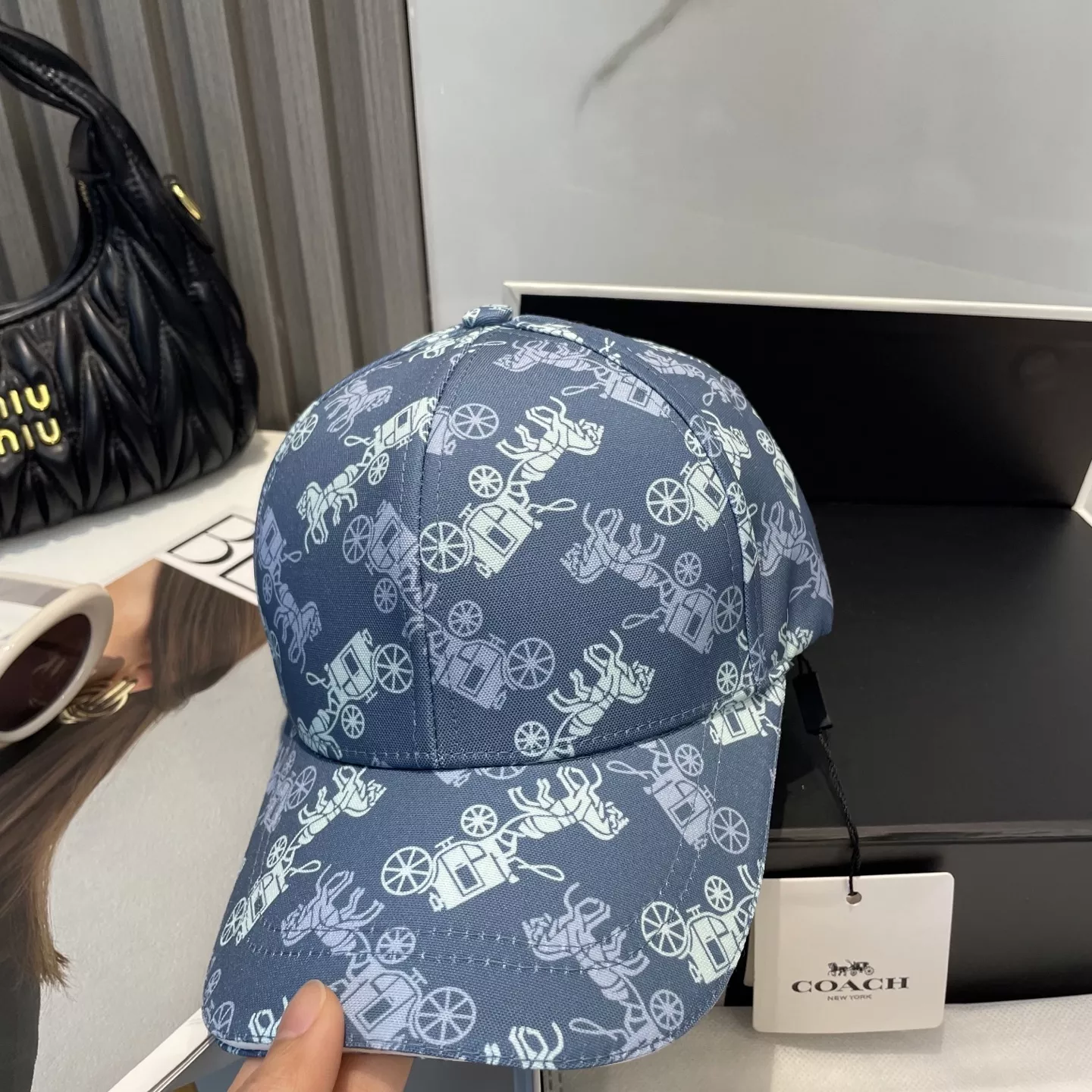 Unique 3589 Coach Caps