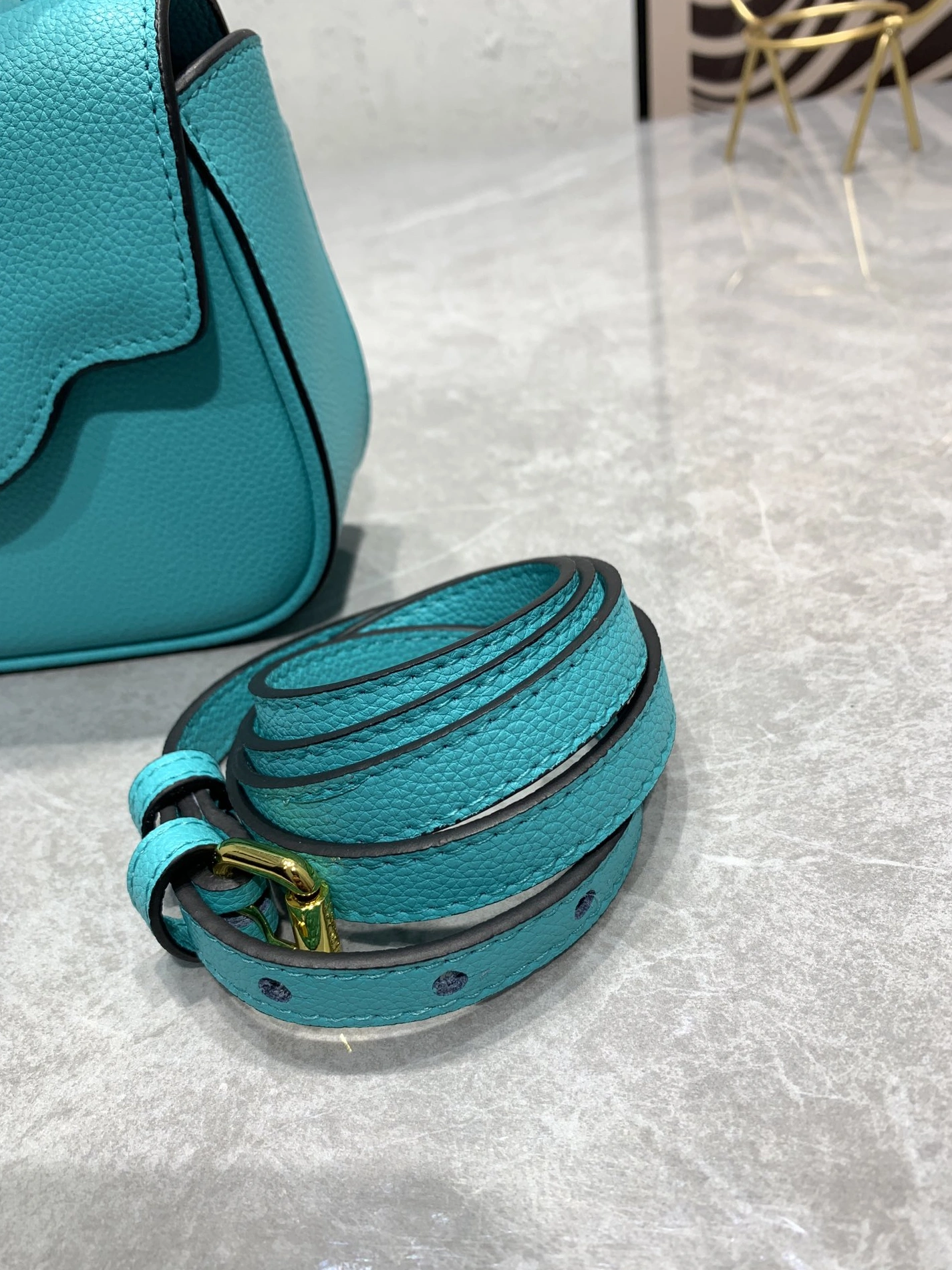 Unique 3927 Versace AAA Quality Handbags For Women