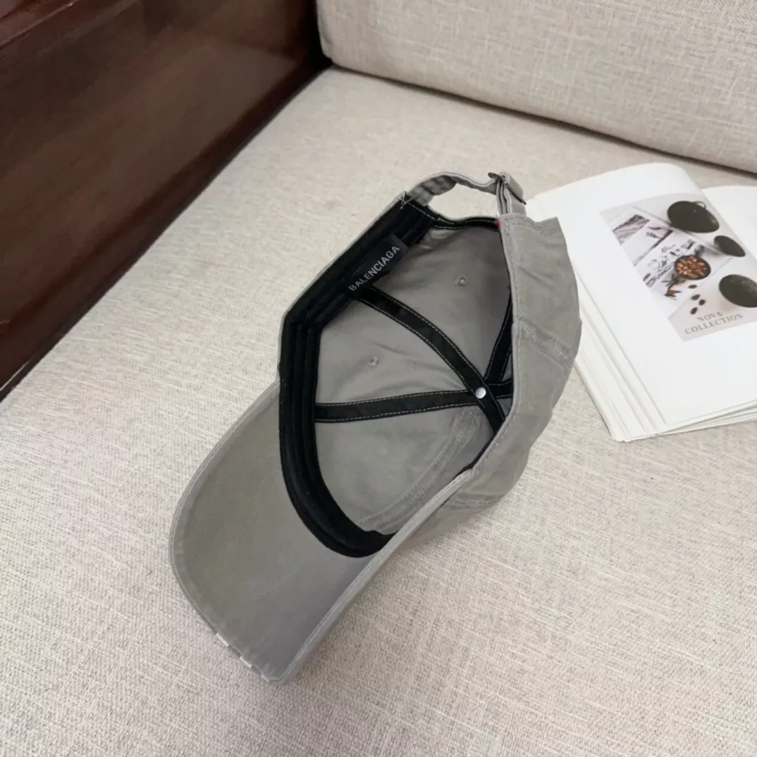 Unique 3929 Balenciaga Caps