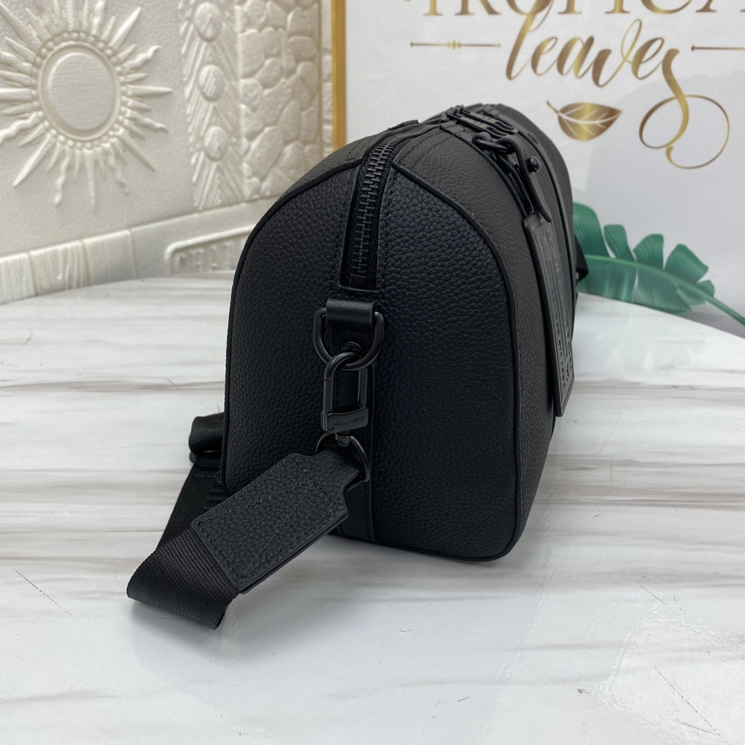 Unique 429 Louis Vuitton AAA Man Messenger Bags