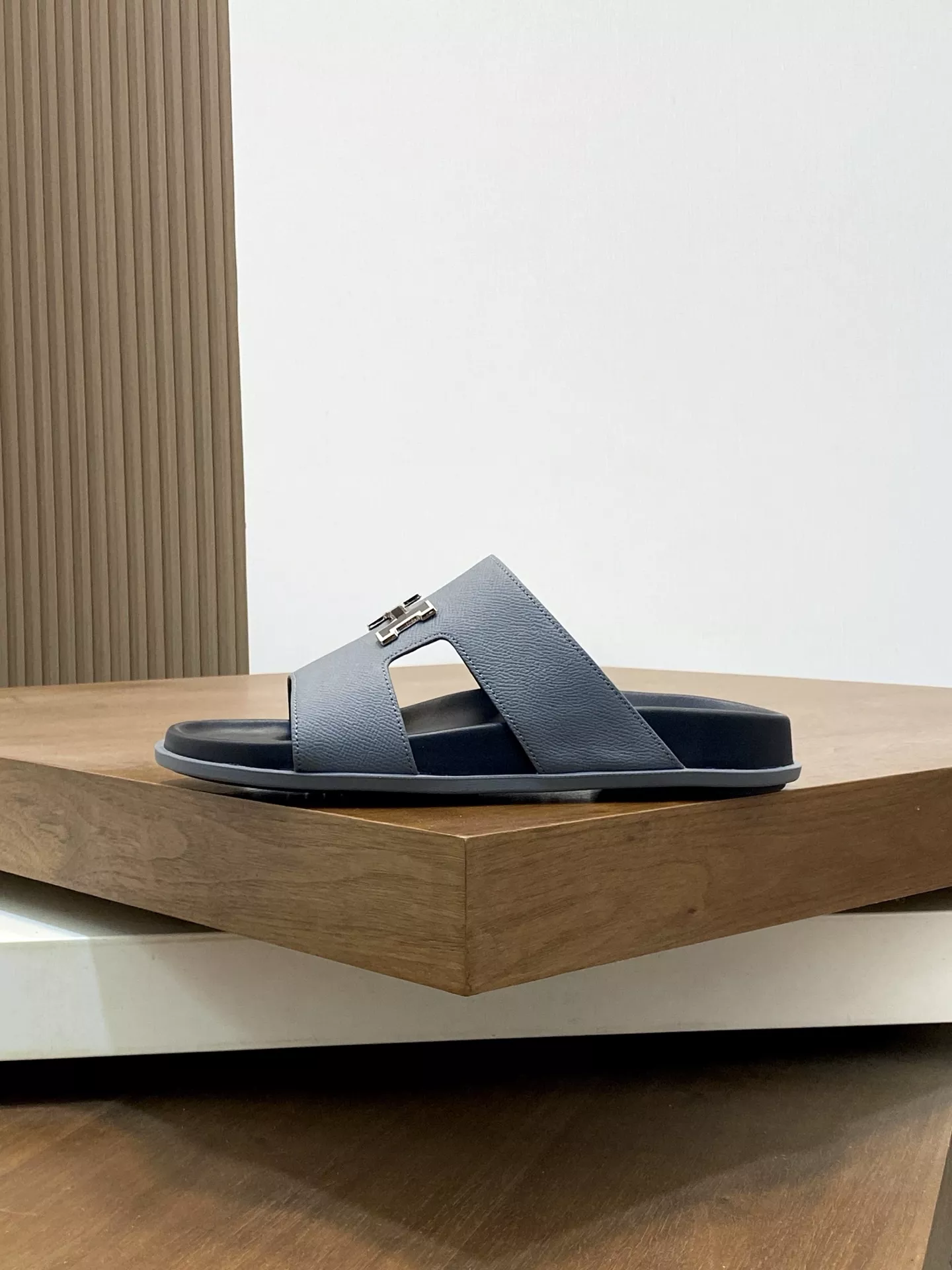 Unique 4360 Hermes Slippers For Men