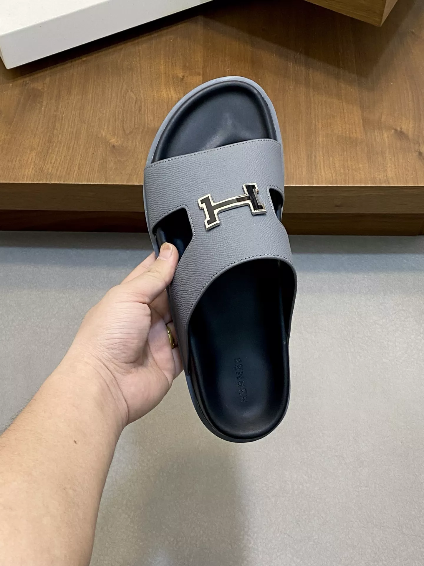 Unique 4360 Hermes Slippers For Men