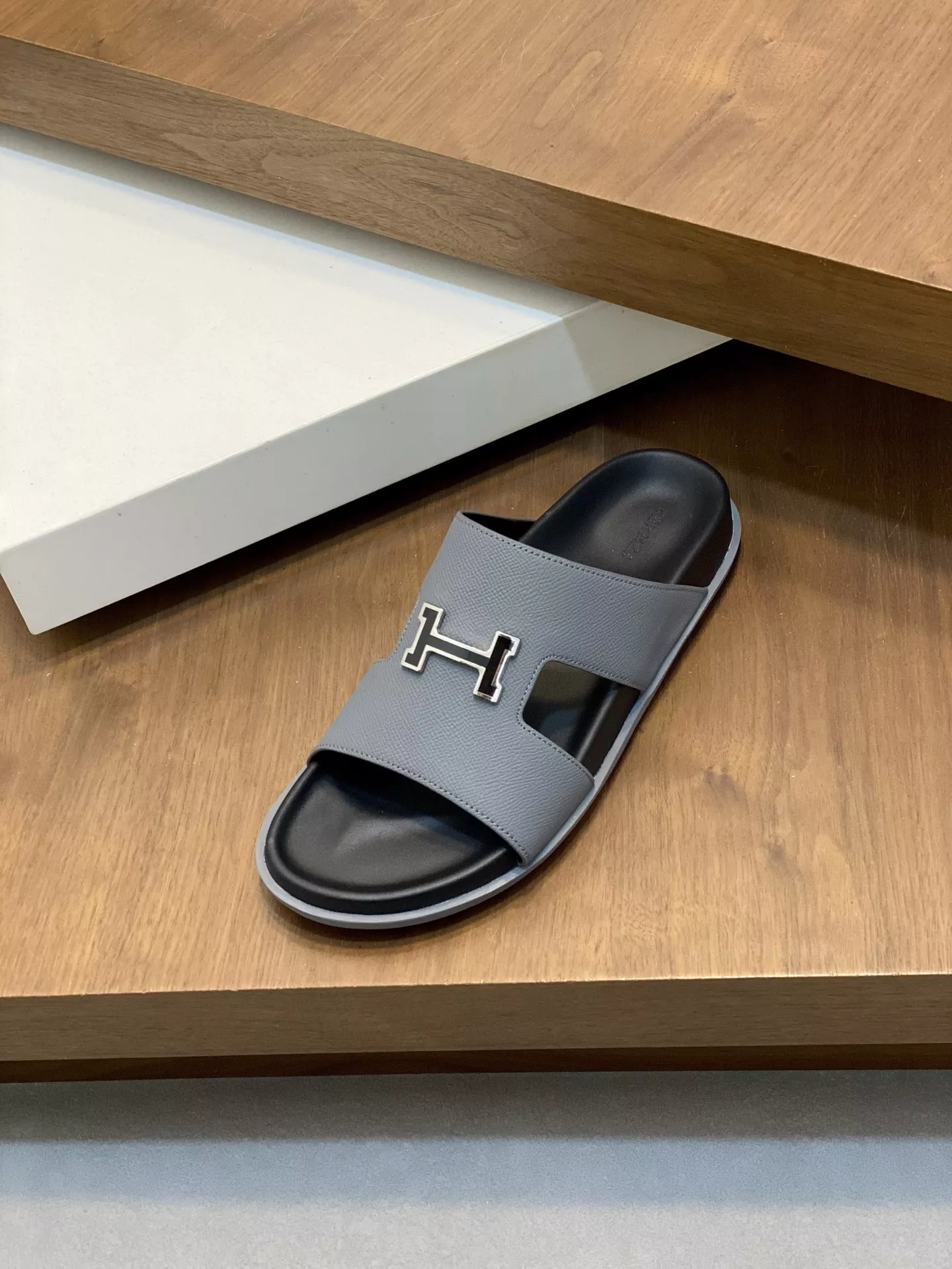 Unique 4360 Hermes Slippers For Men