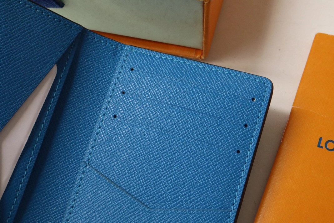 Unique 4405 Louis Vuitton LV Card Case
