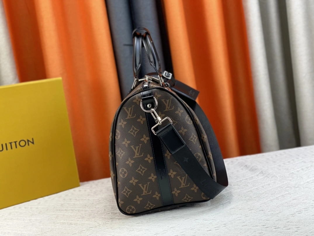 Unique 4455 Louis Vuitton Travel Bags