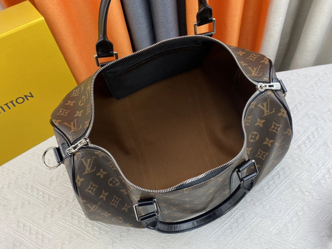 Unique 4455 Louis Vuitton Travel Bags