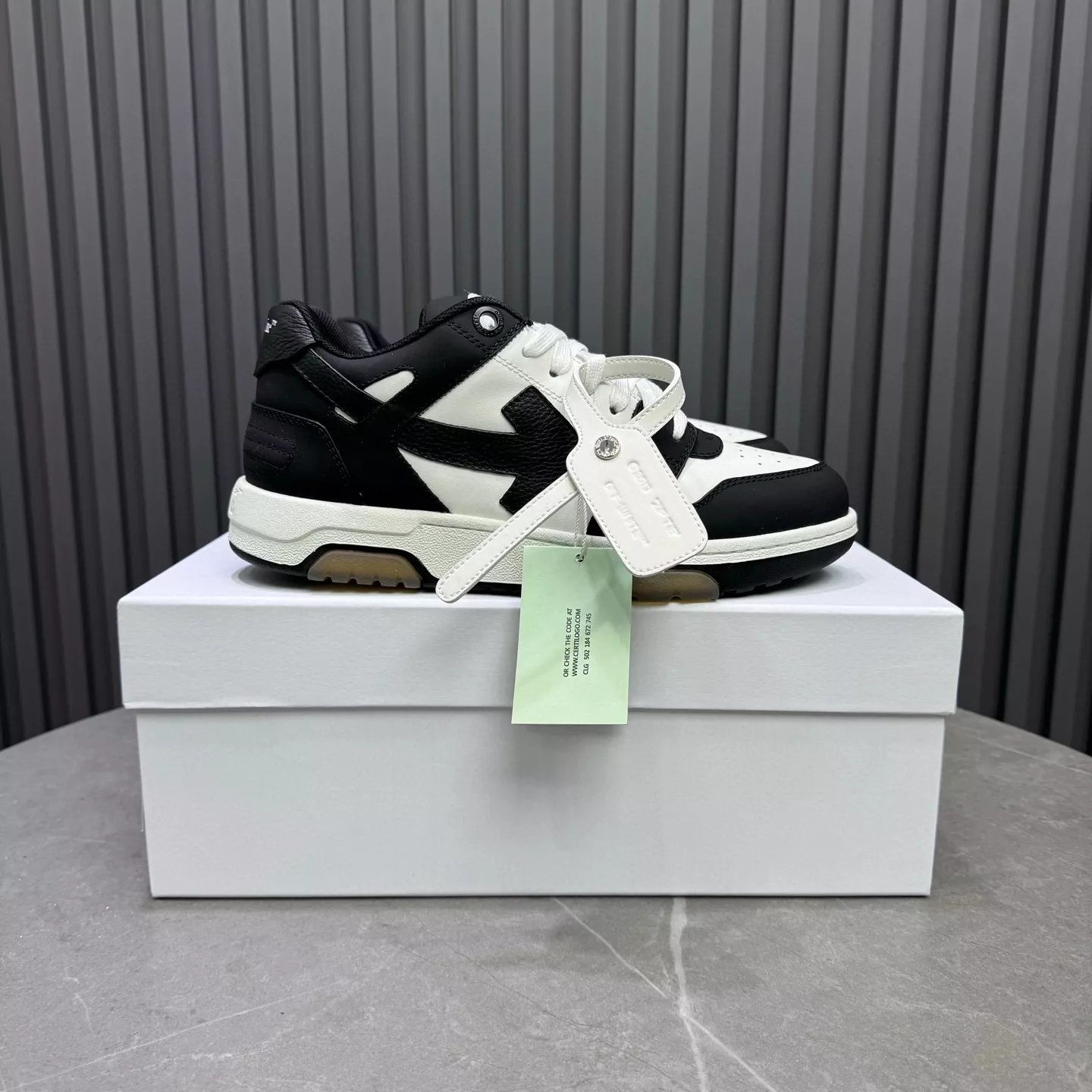 Unique 4657 Off-White Casual Shoes For Men