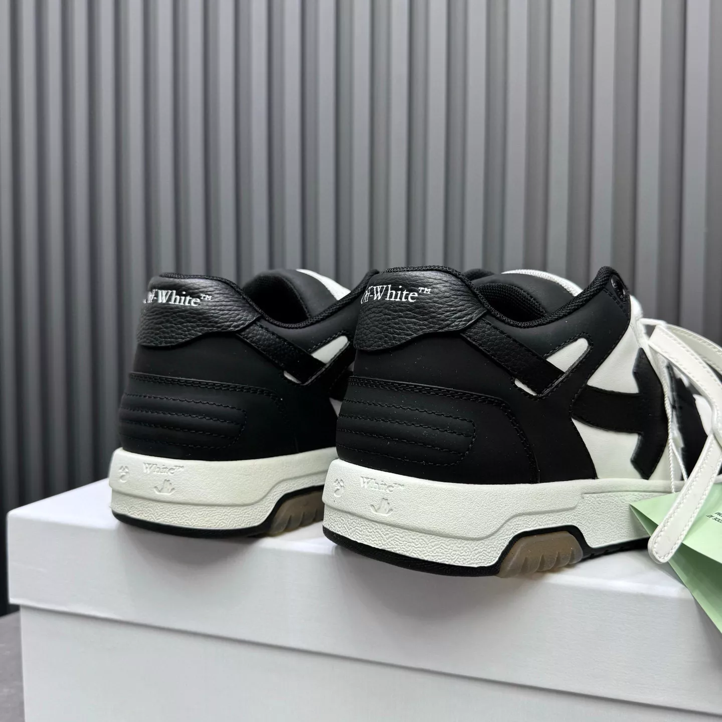 Unique 4657 Off-White Casual Shoes For Men