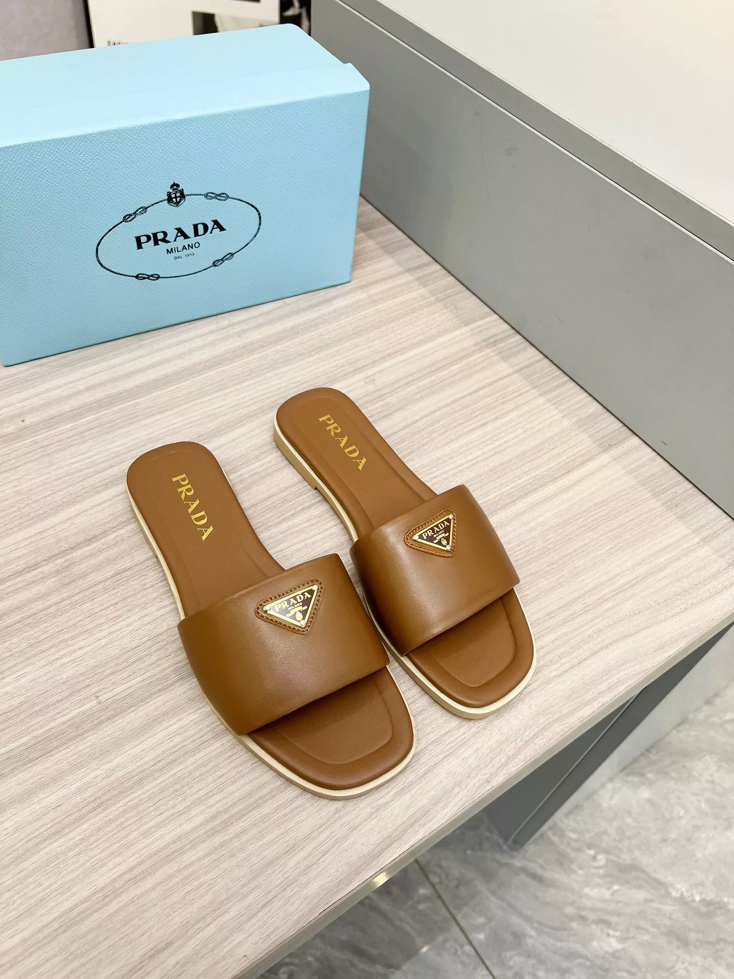 Unique 4679 Prada Slippers For Women