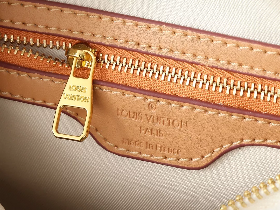 Unique 4741 Louis Vuitton AAA Quality Handbags For Women