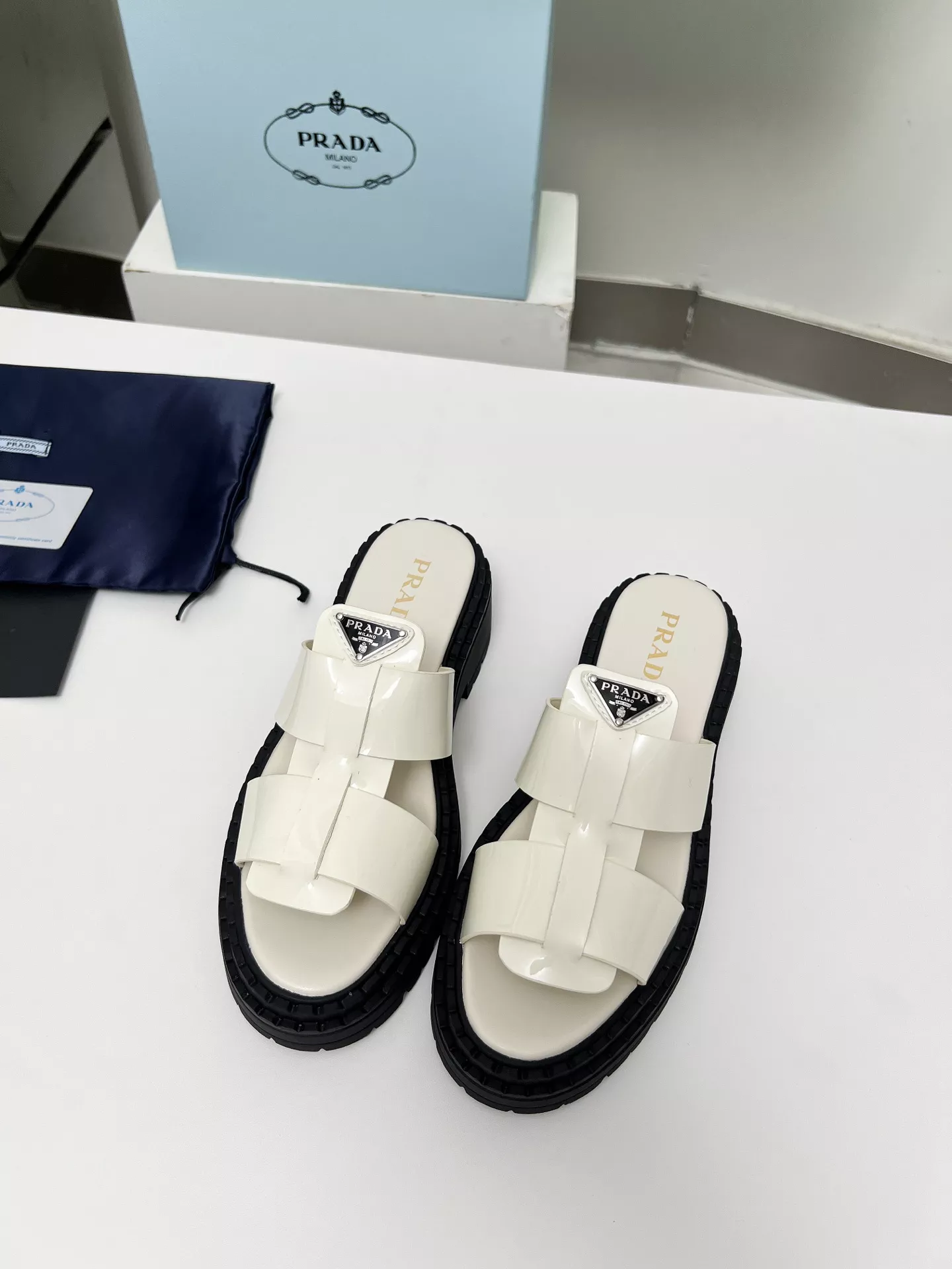 Unique 4808 Prada Slippers For Women