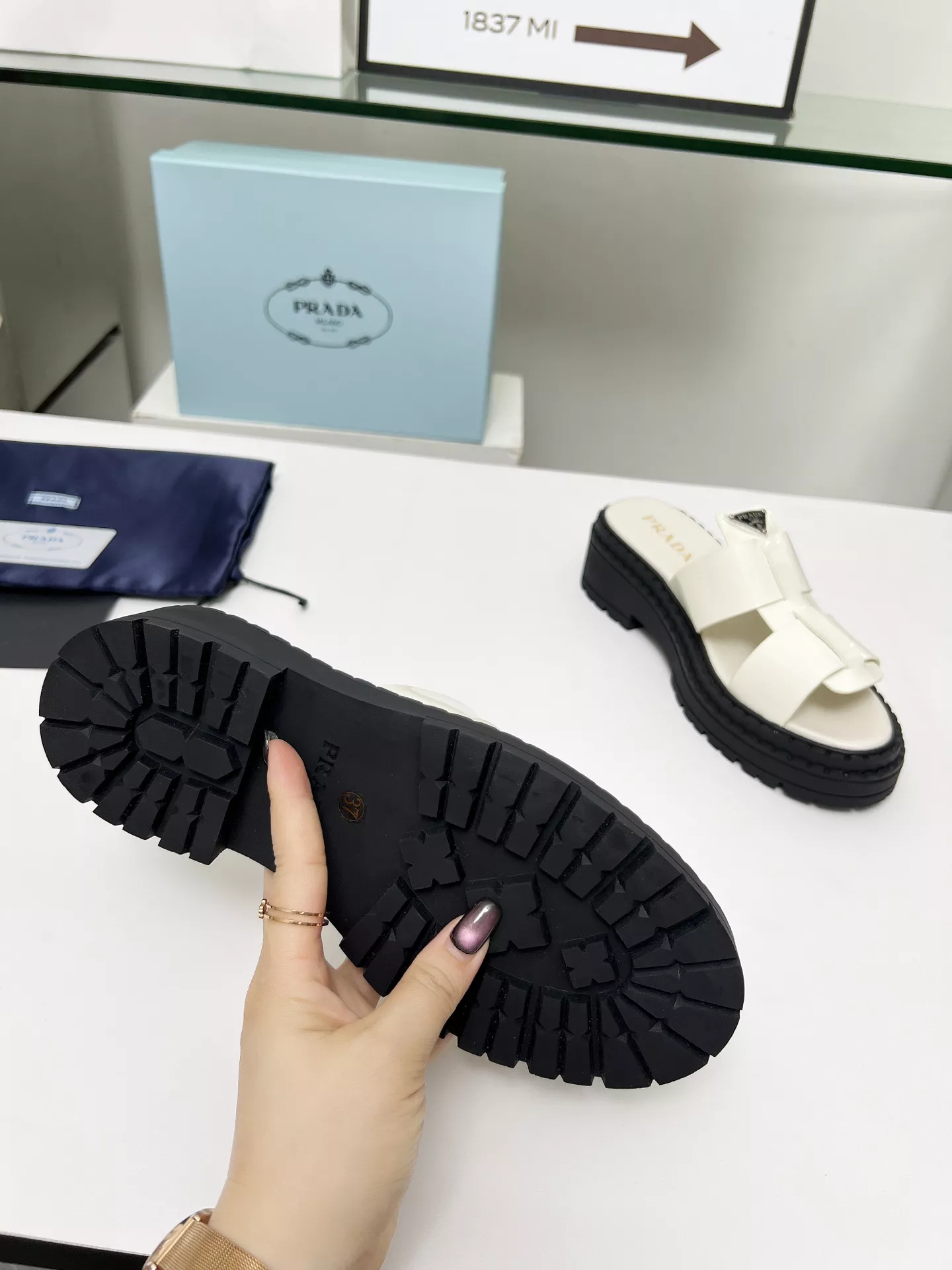 Unique 4808 Prada Slippers For Women