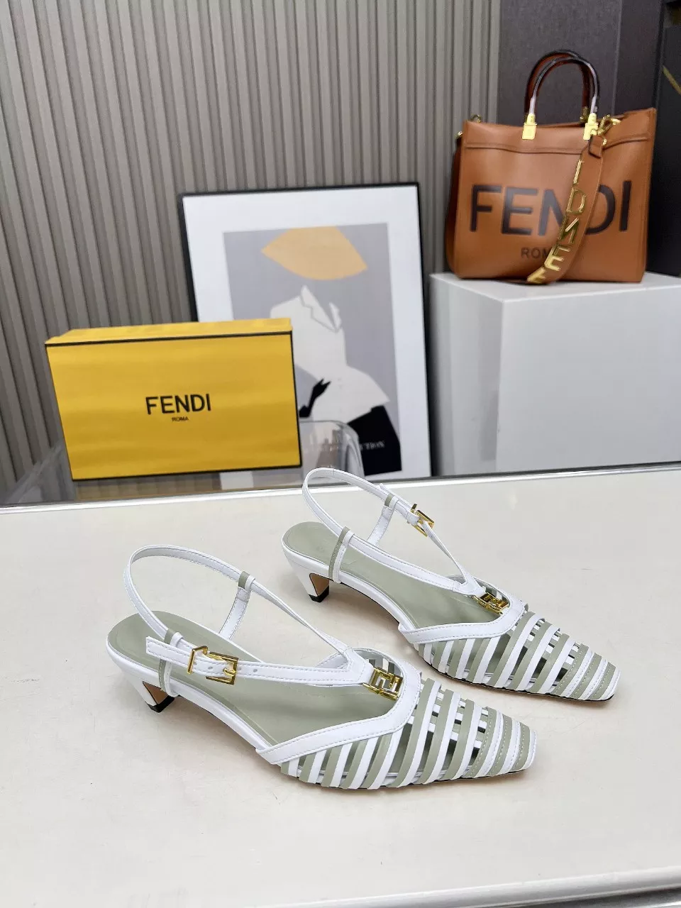 Unique 4857 Fendi Sandal For Women