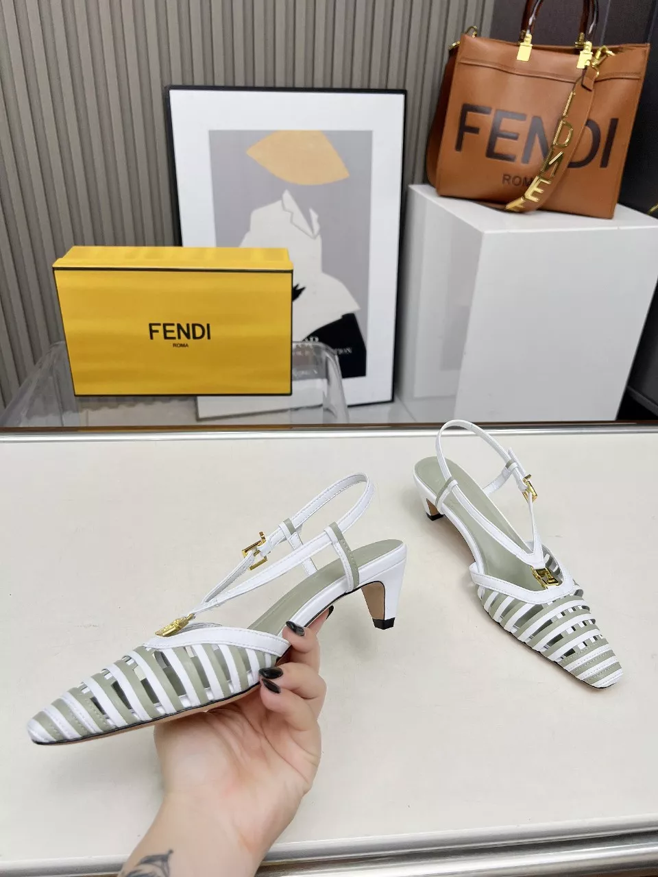 Unique 4857 Fendi Sandal For Women