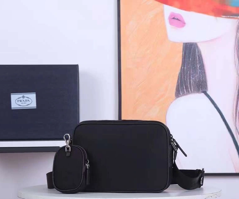 Unique 486 Prada AAA Man Messenger Bags