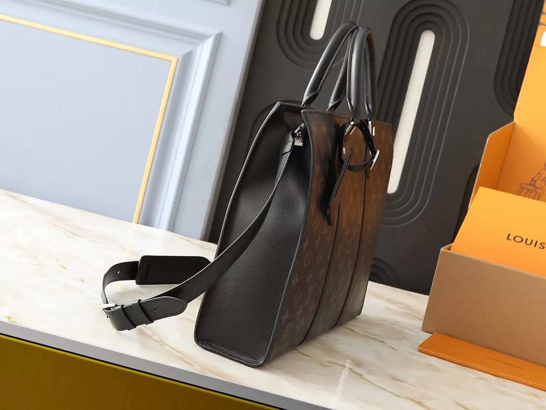 Unique 4926 Louis Vuitton AAA Man Handbags