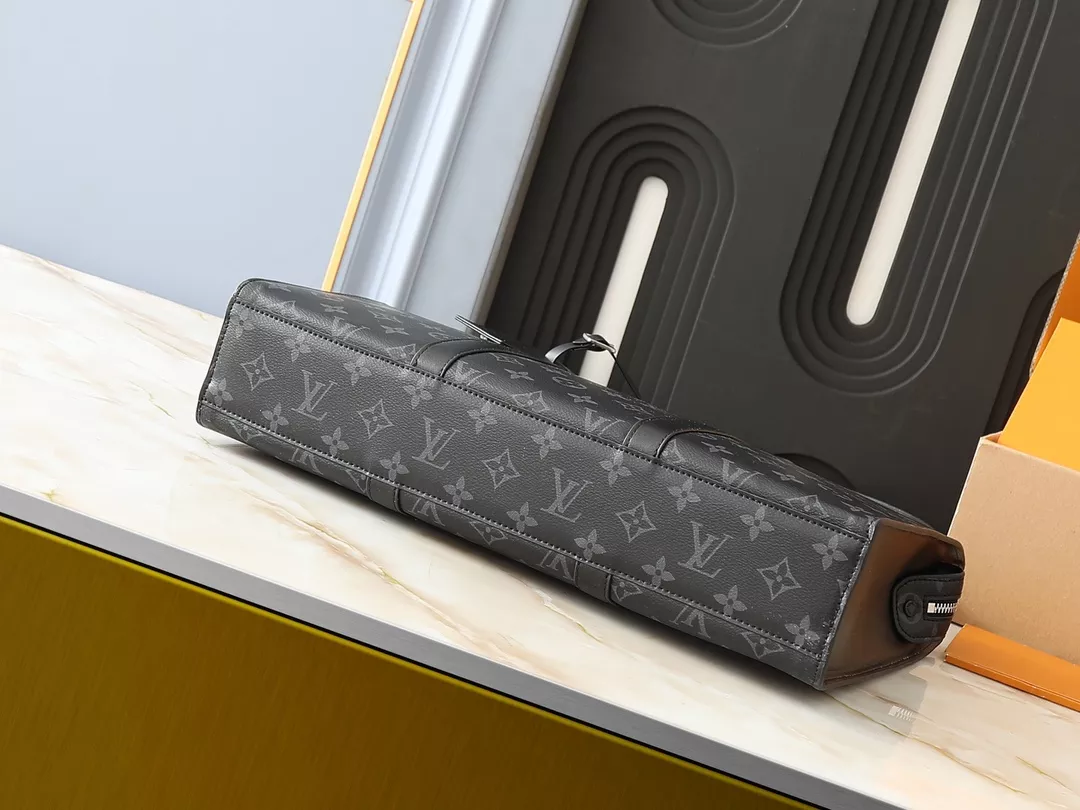Unique 4926 Louis Vuitton AAA Man Handbags