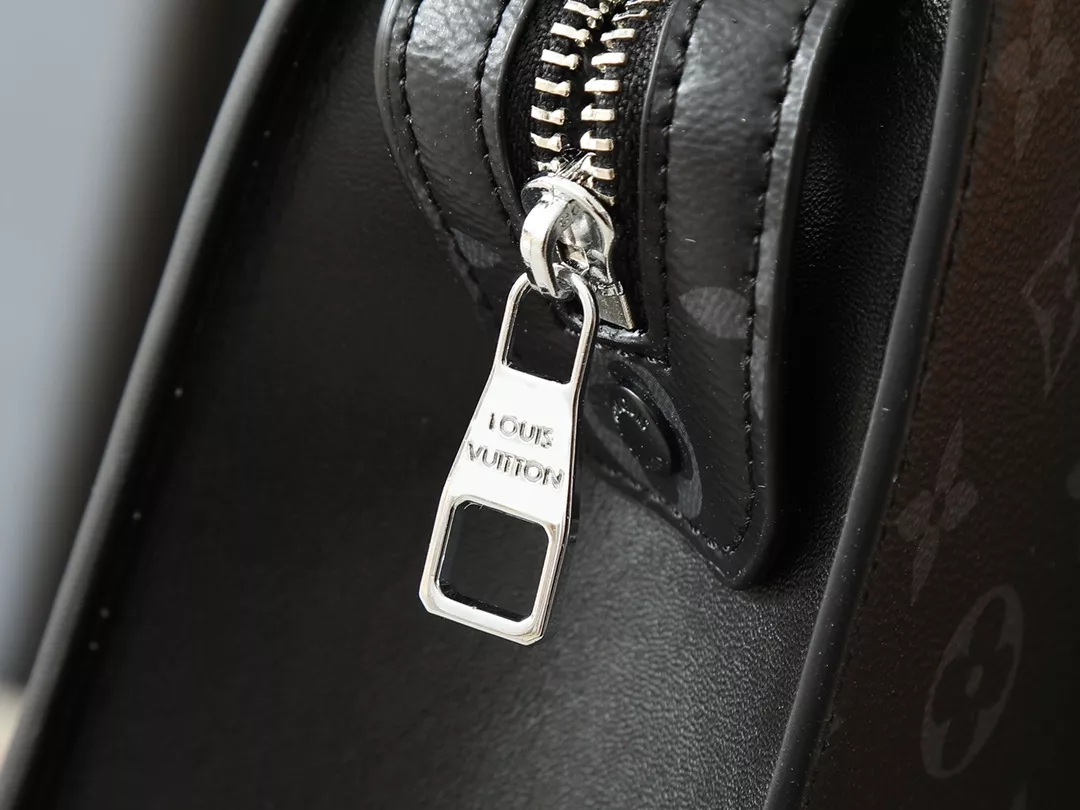 Unique 4926 Louis Vuitton AAA Man Handbags
