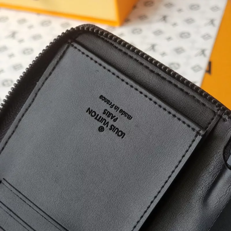 Unique 4964 Louis Vuitton AAA Quality Wallets For Men