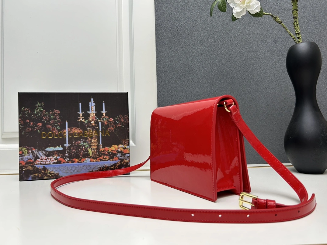 Unique 501 Dolce & Gabbana D&G AAA Quality Messenger Bags For Women