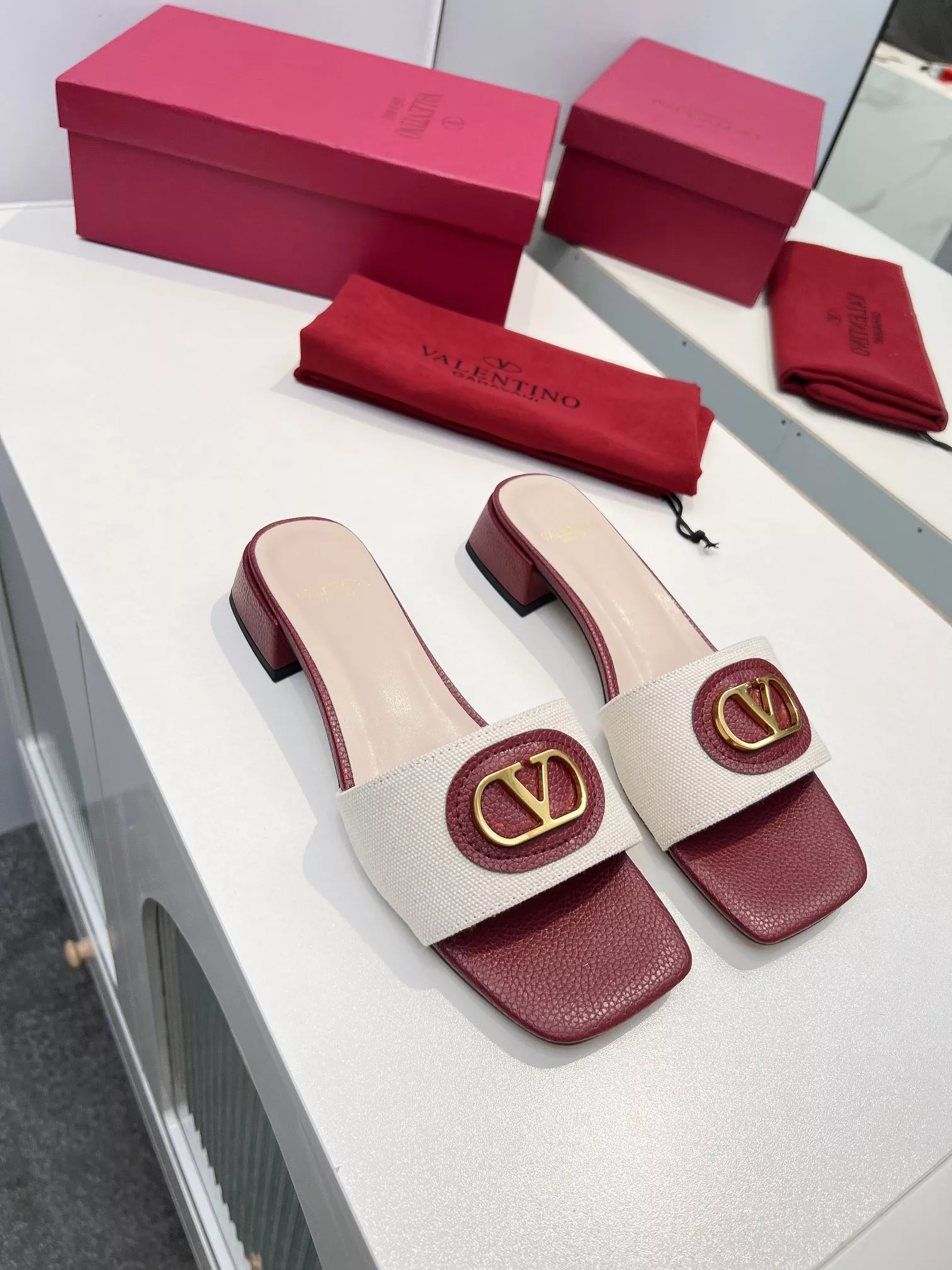 Unique 5015 Valentino Slippers For Women