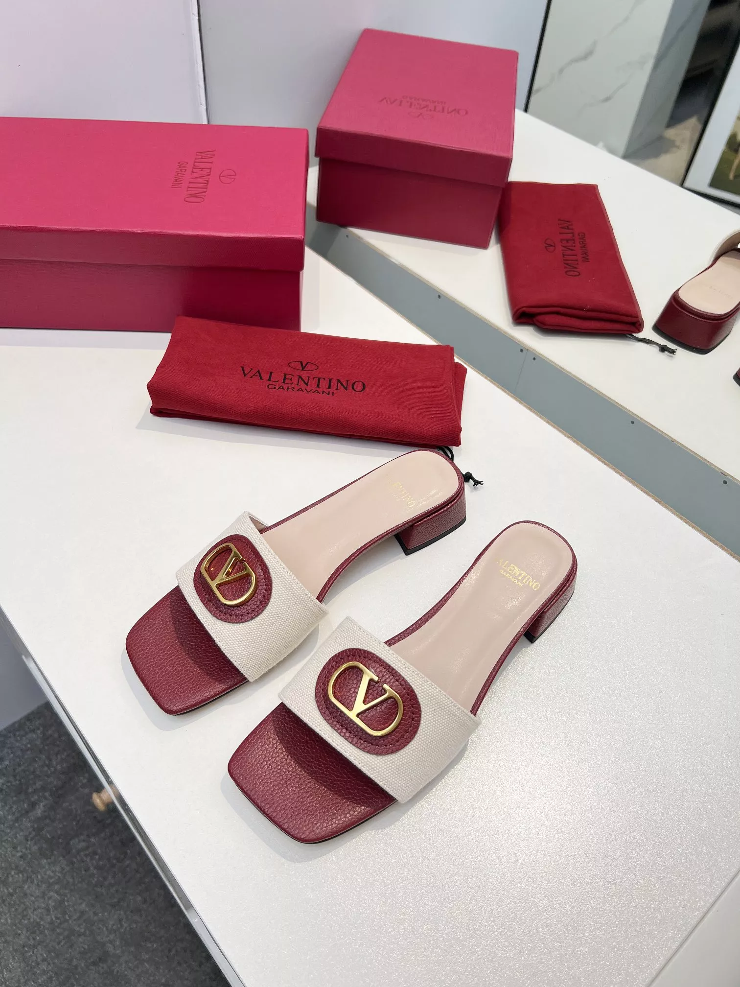 Unique 5015 Valentino Slippers For Women