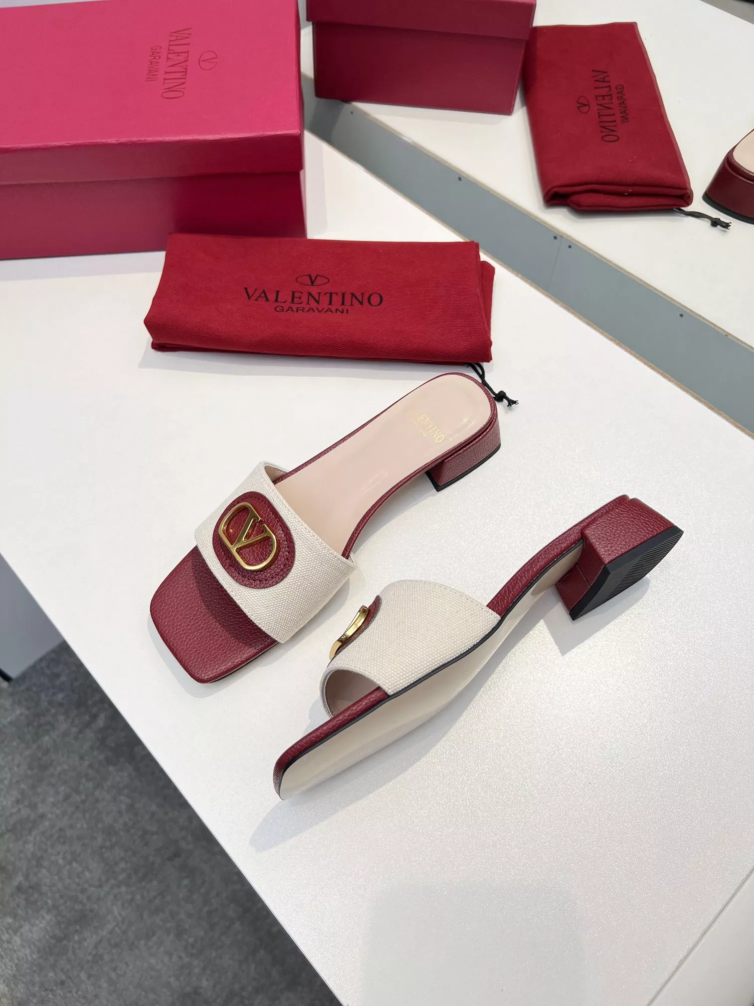Unique 5015 Valentino Slippers For Women