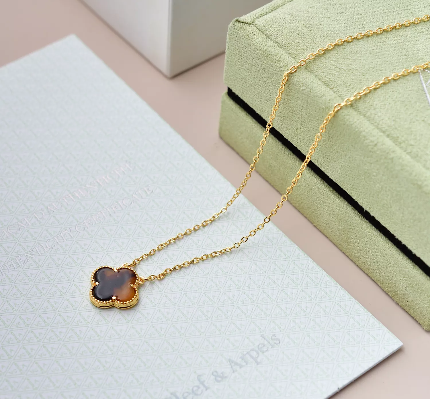 Unique 5030 Van Cleef & Arpels Necklaces For Women