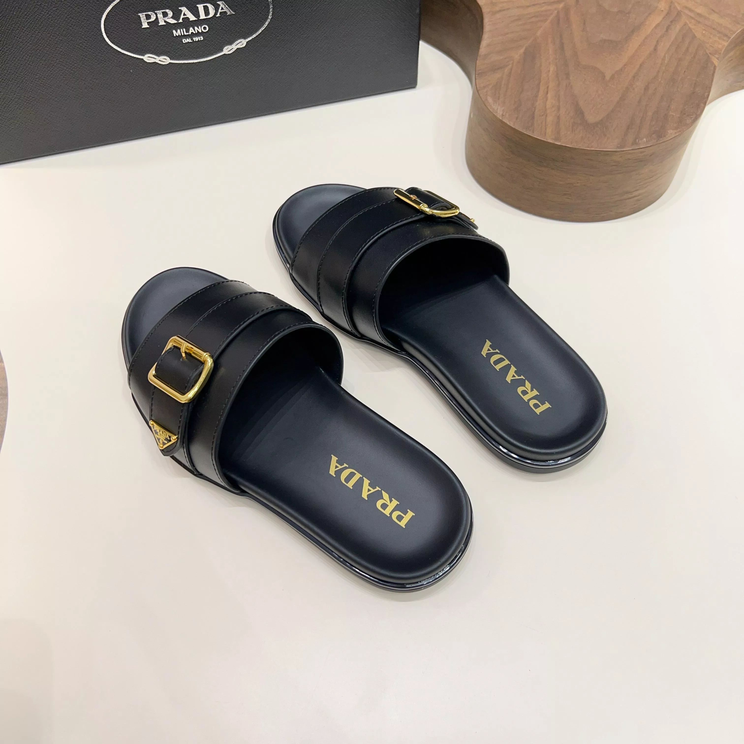 Unique 5102 Prada Slippers For Men