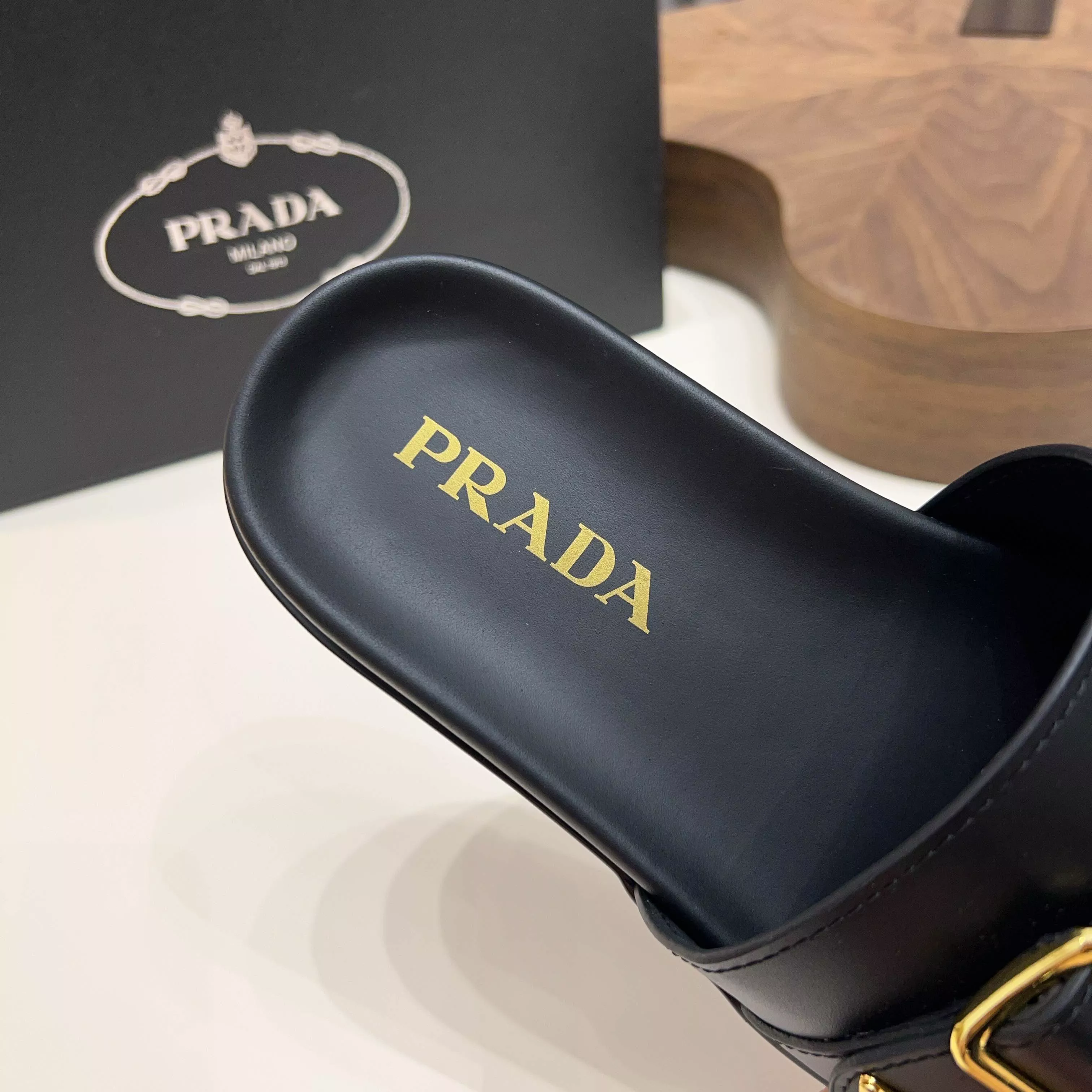 Unique 5102 Prada Slippers For Men