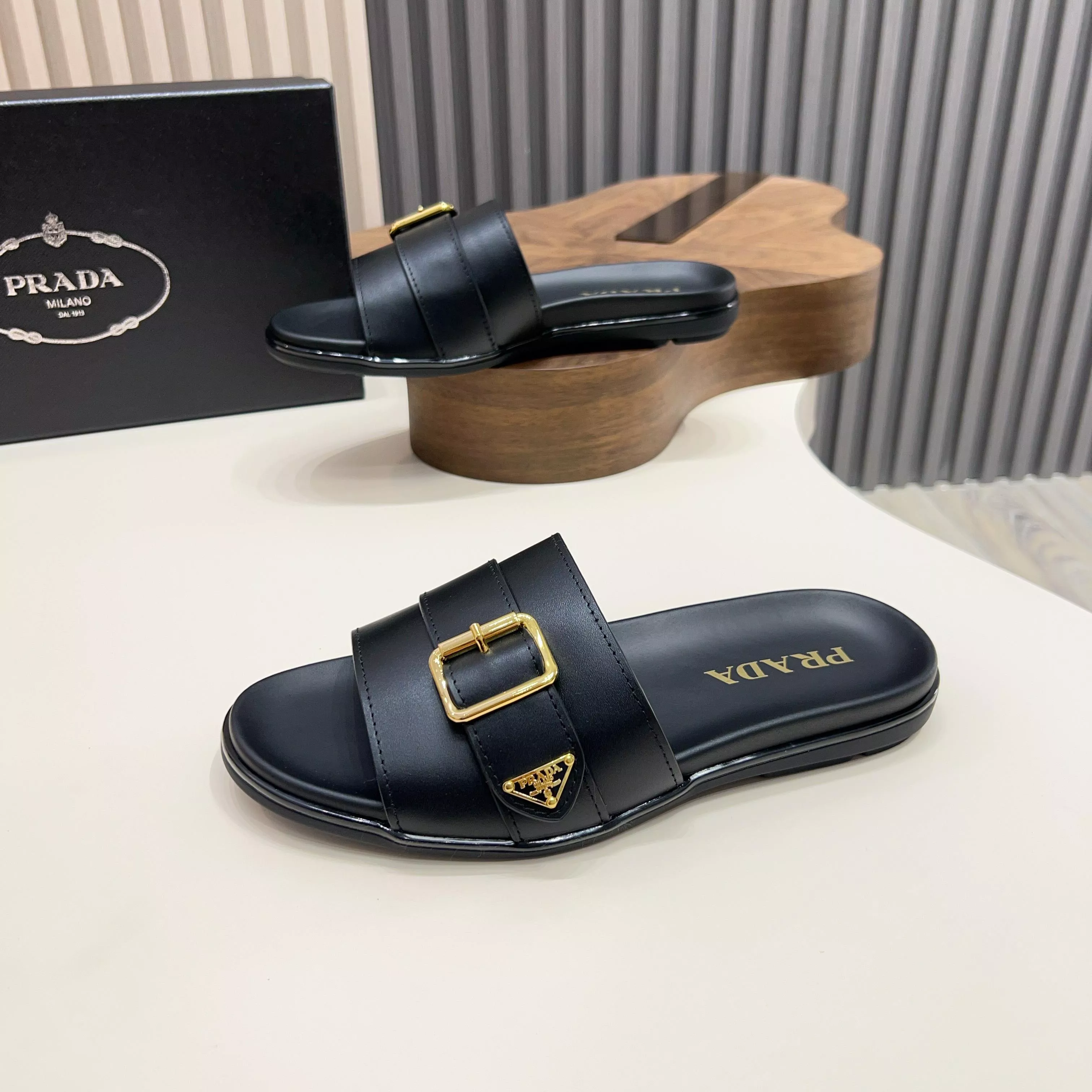 Unique 5102 Prada Slippers For Men