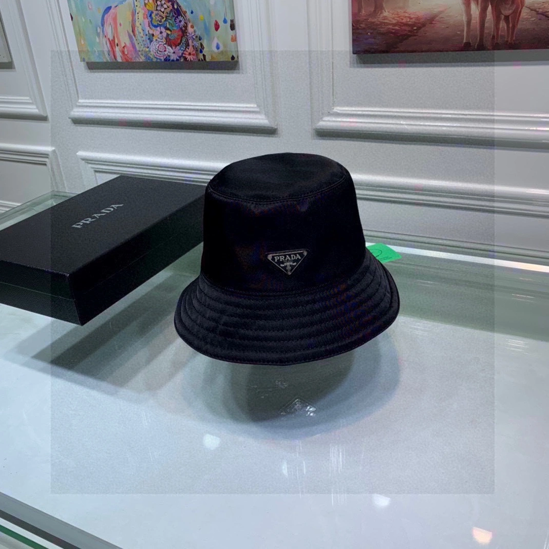 Unique 5200 Prada Caps