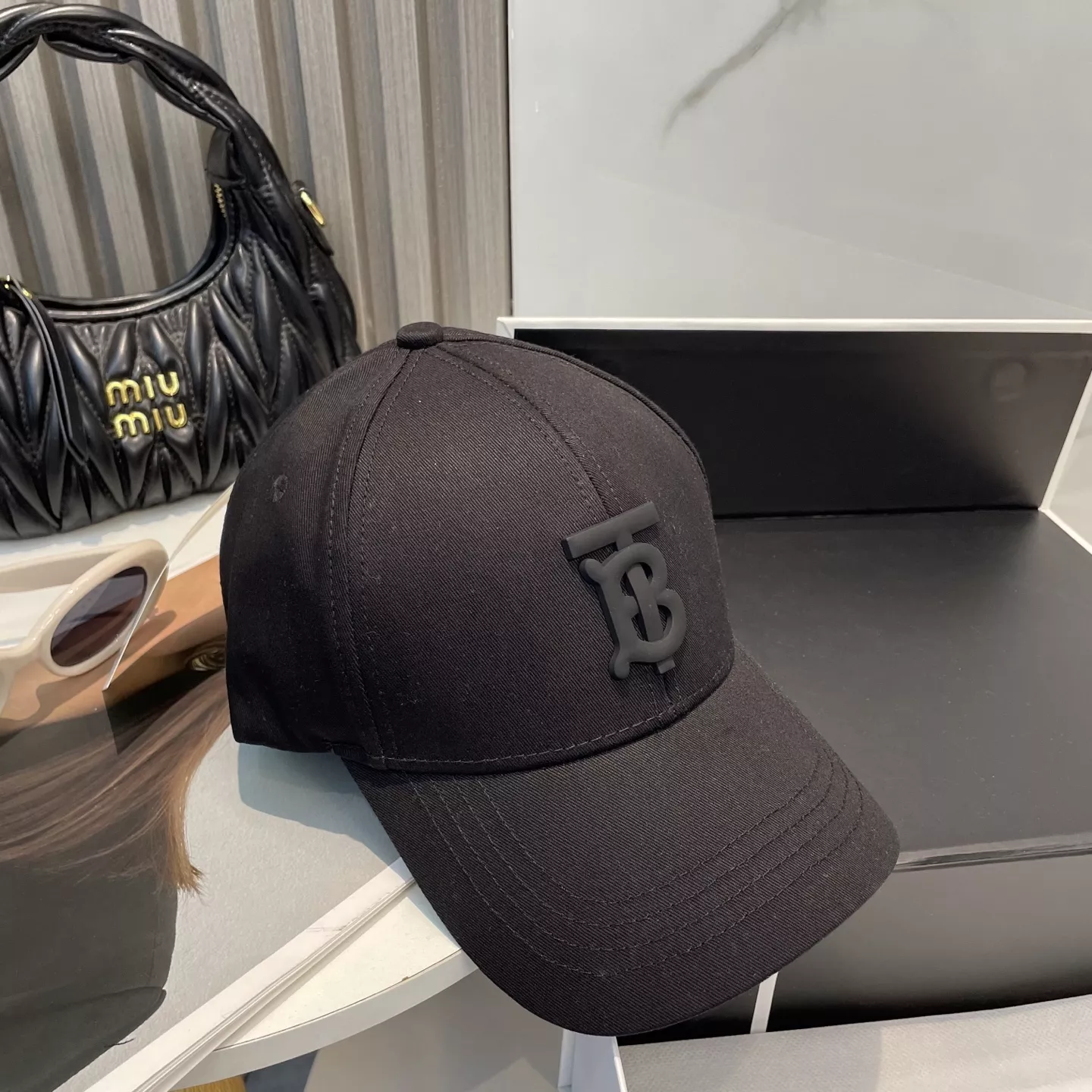Unique 5283 Burberry Caps