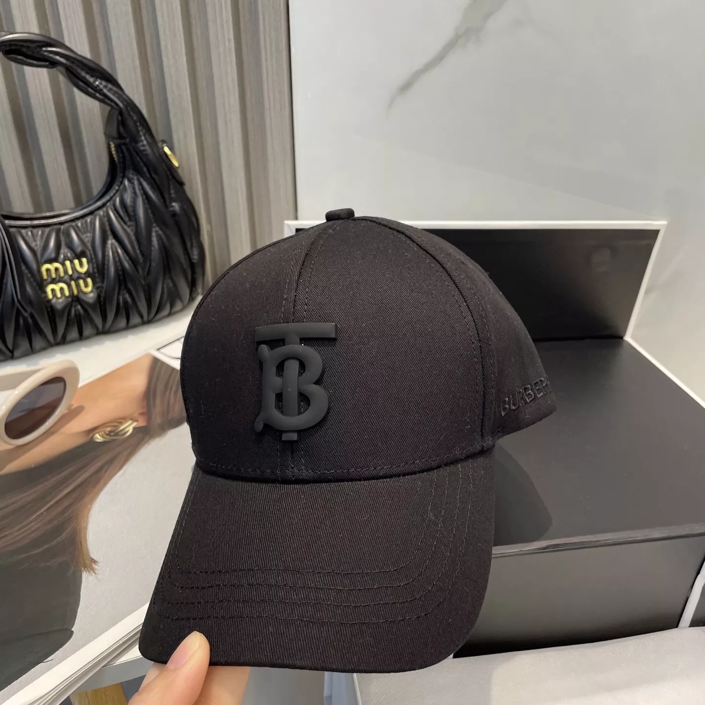 Unique 5283 Burberry Caps