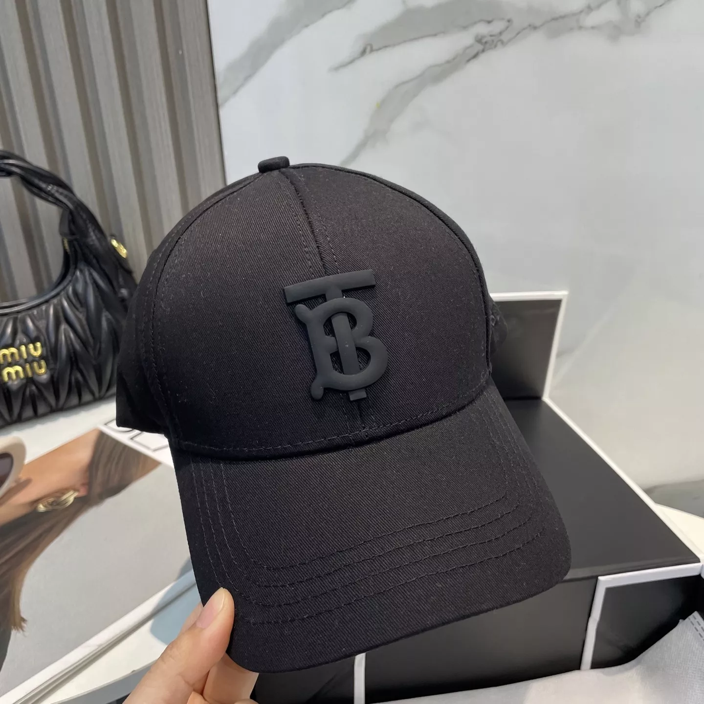 Unique 5283 Burberry Caps