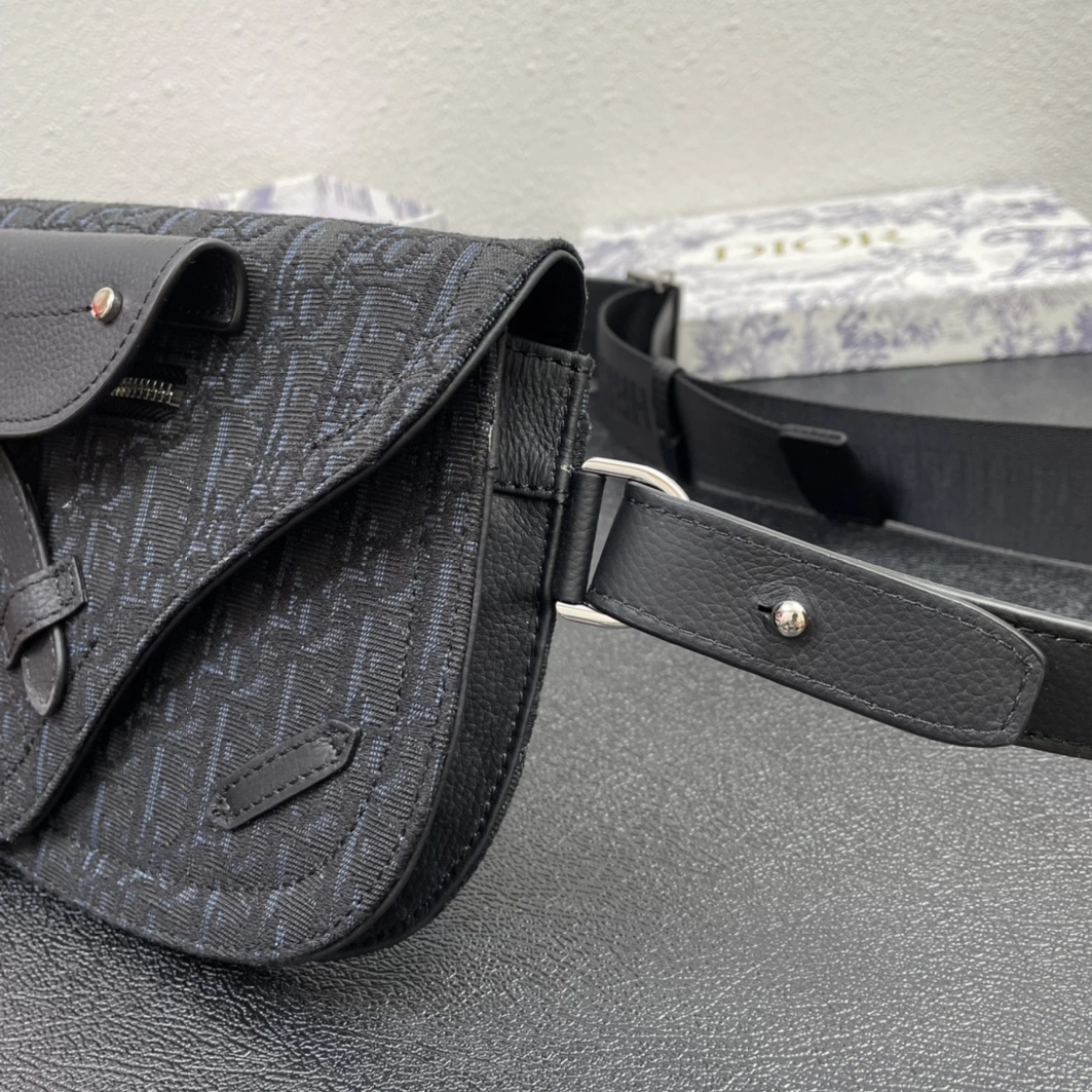 Unique 5585 Christian Dior AAA Man Messenger Bags