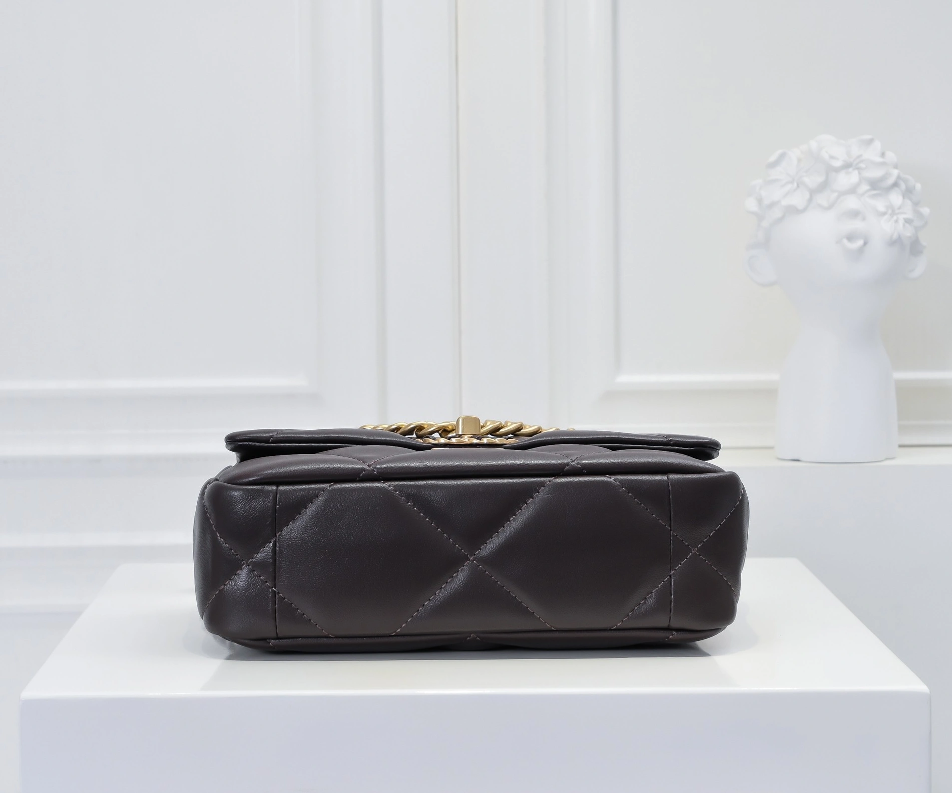 Unique 5819 Chanel AAA Quality Messenger Bags For Women